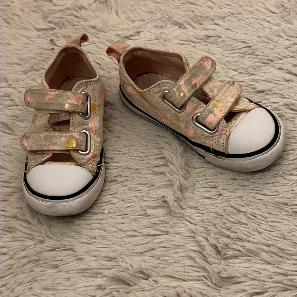 Little Kids Pink Converse Shoes size 8
